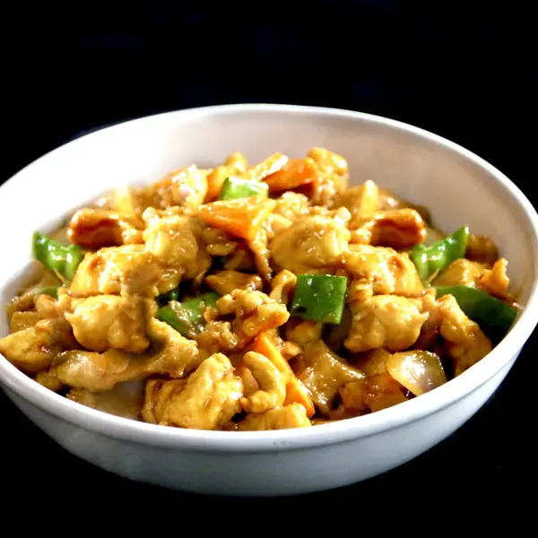 Mister Wok cashew nut chicken stir-fry with capsicum and roasted cashews