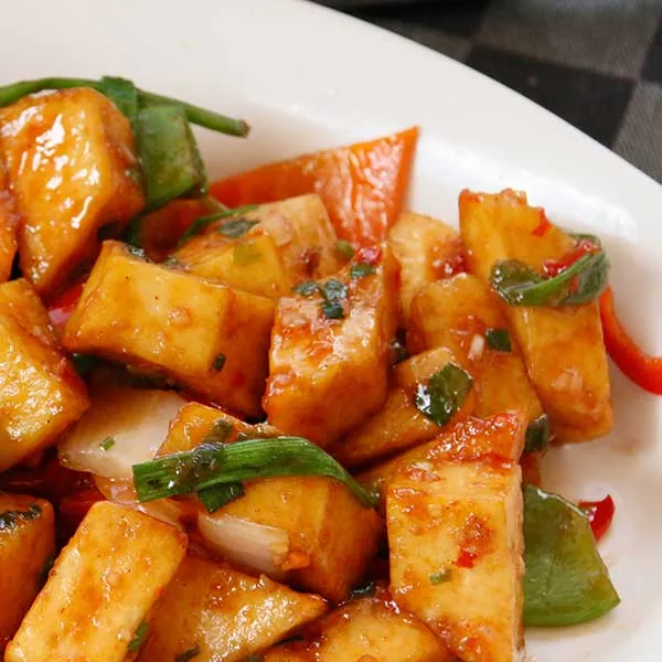 Chilli Garlic Paneer - Indian cottage cheese cubes seared in wok with dry chilli and garlic